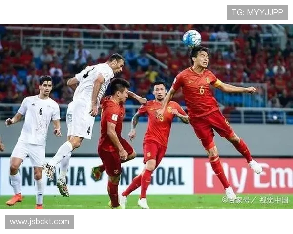 中国足球超级联赛最新战况分析:上海上港逆袭成功,广州恒大连续失利引发热议 中国足球超级联赛最新战况分析:上海上港逆袭成功,广州恒大连续失利引发热议