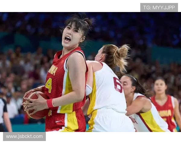 中国篮球队征战国际赛场展现全新风貌年轻球员崭露头角备战巴黎奥运会