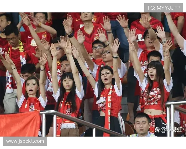 国足主场逆转劲敌全场鏖战九十分钟再燃球迷激情迎关键胜利