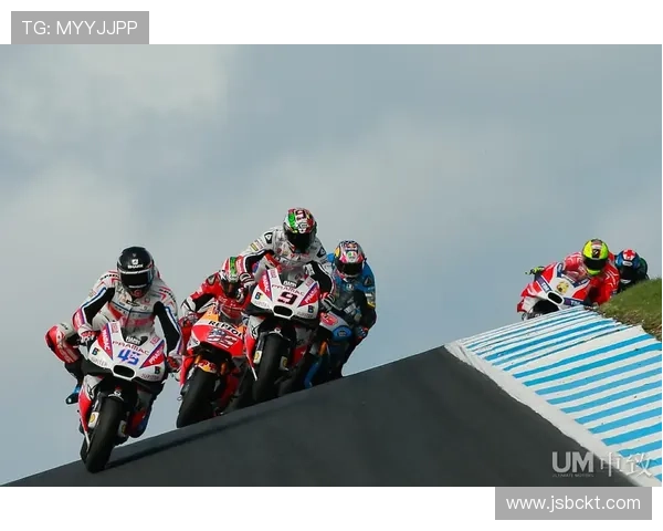 围绕MotoGP最新赛季动态争夺激烈冠军之路全面解析呈现精彩