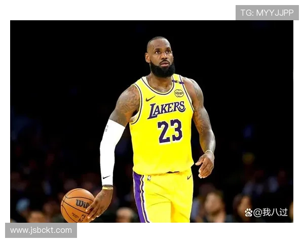 詹姆斯破纪录带领湖人逆袭勇士 赛季首胜彰显领袖风范